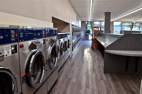 5 Tips For Running A Successful Laundromat Near University