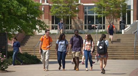 5 Ways Auburn University Students Can Land A Job