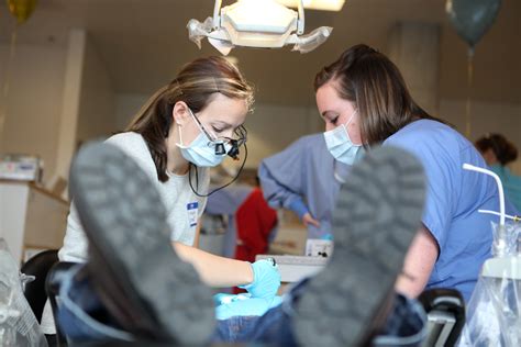 5 Ways Pacific University Prepares Dental Hygiene Leaders