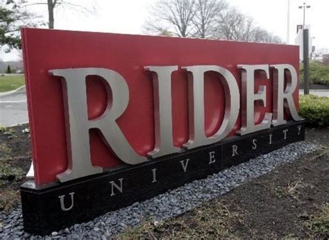 5 Ways Rider University Food Delights Students