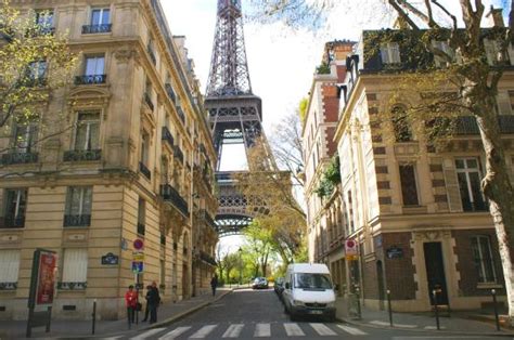 5 Ways To Explore Rue De Luniversité In Paris