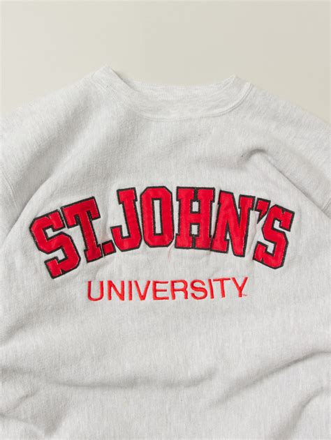 5 Ways To Style A St Johns University Sweatshirt