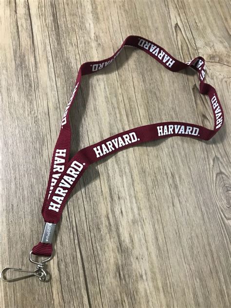 5 Ways To Wear Harvard University Lanyard