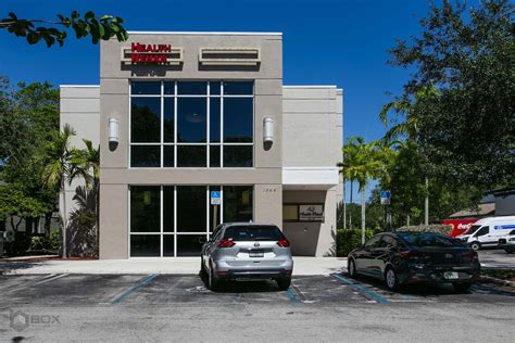 7421 N University Dr: Coral Springs Premier Destination