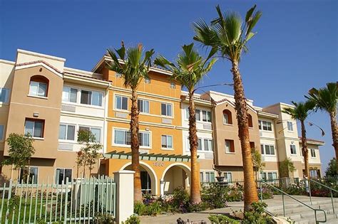 Discover La Esperanza Apartments On University Boulevard