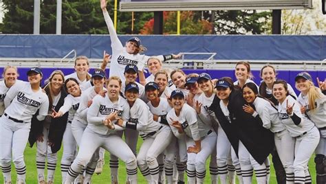 Western Washington University Softball Team Preview